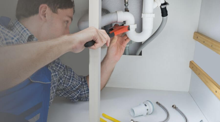 Expert burst pipe repair services in Natalia, TX